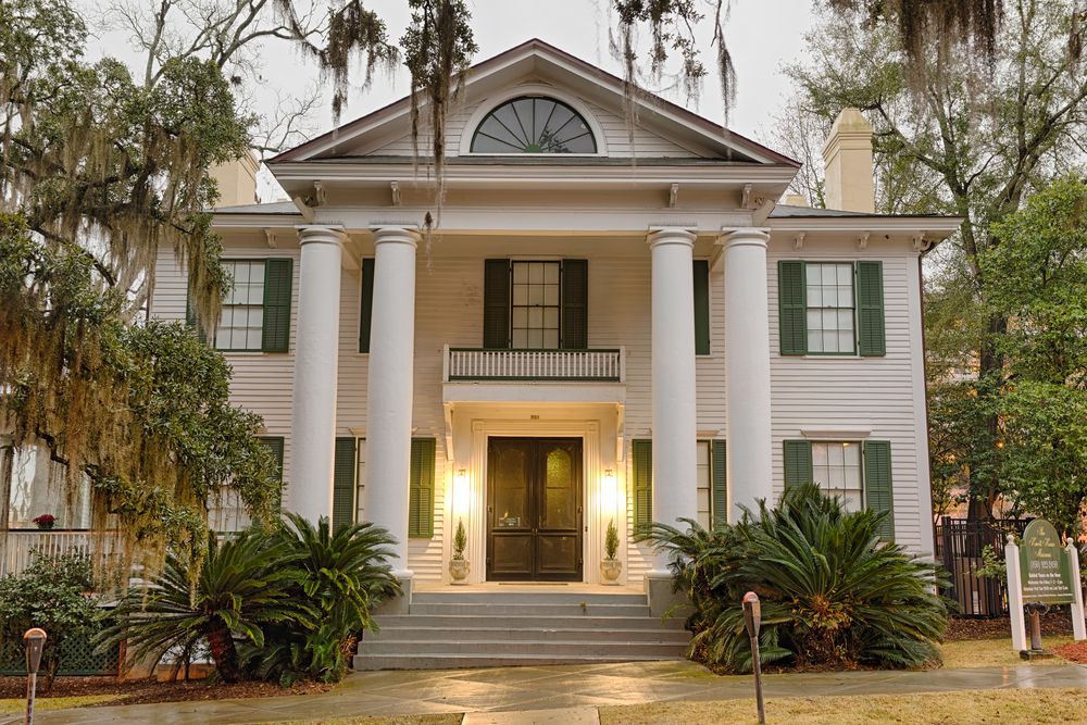 Exterior of Knott House Museum