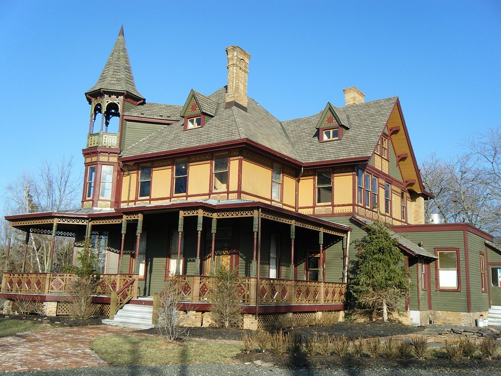 Exterior of the Kreischer Mansion