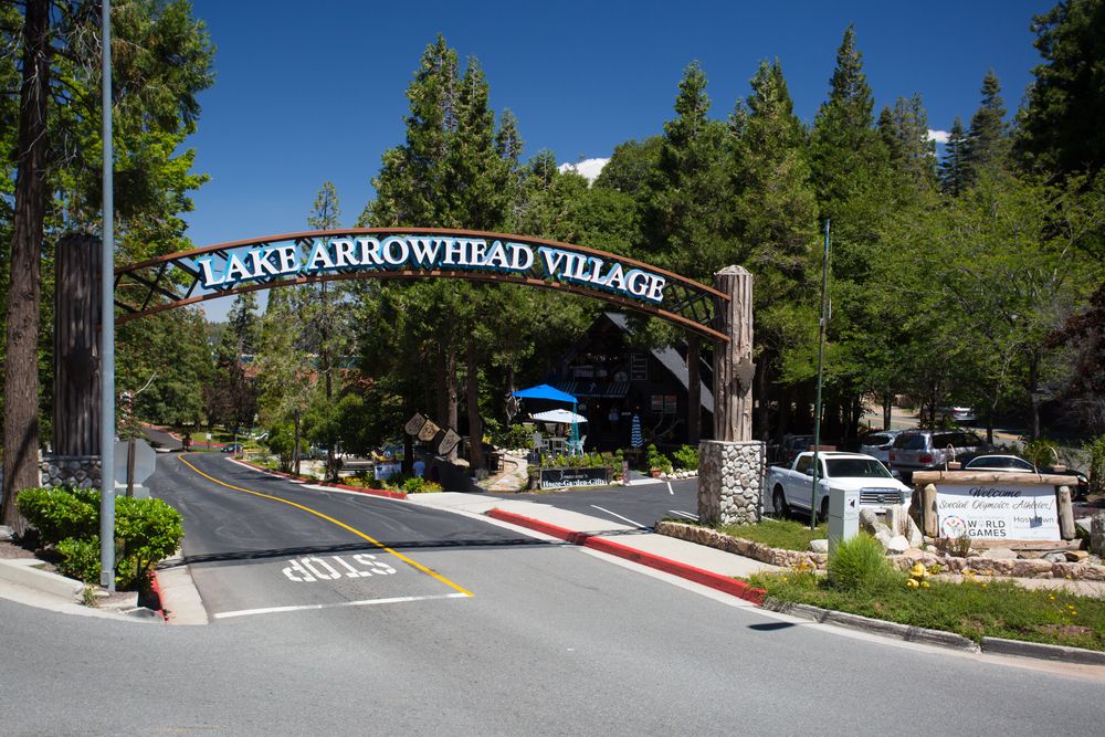 Entryway of Lake Arrowhead Village