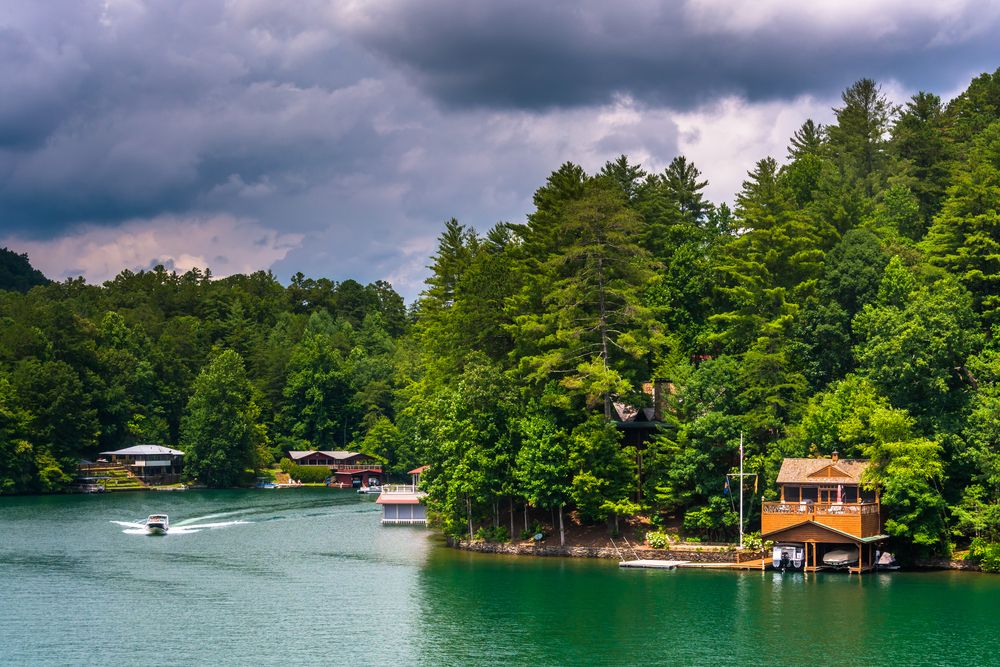 Boating in Lake Burton