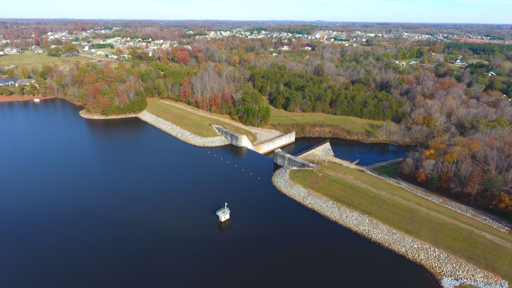 Bridge at the Lake Robinson 