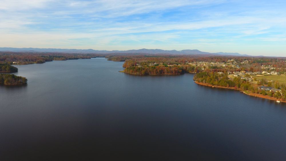 Bird's eye view of the Lake Robinson 
