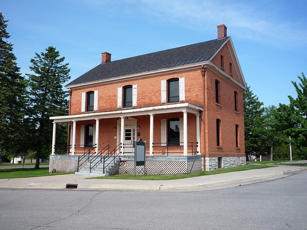 Brown hall at Lake Superior State University