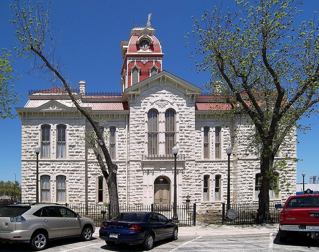 Exterior of Lampasas County Courthouse