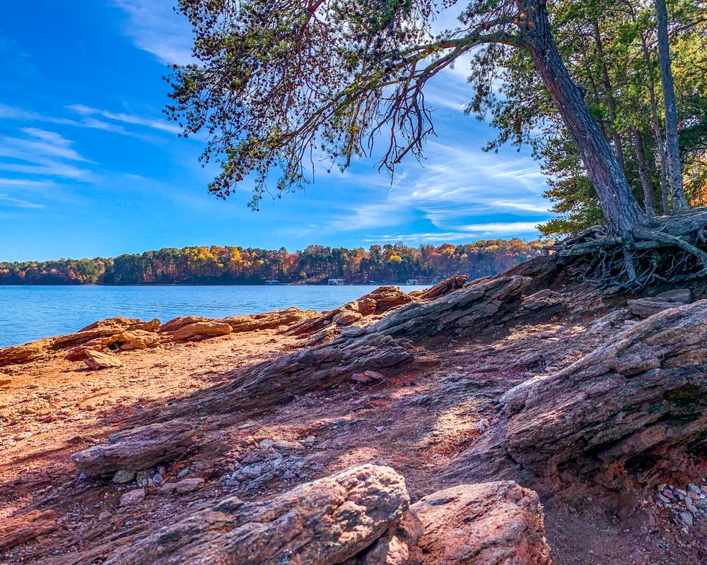 Rocky shoreline of Lanier Park Beach