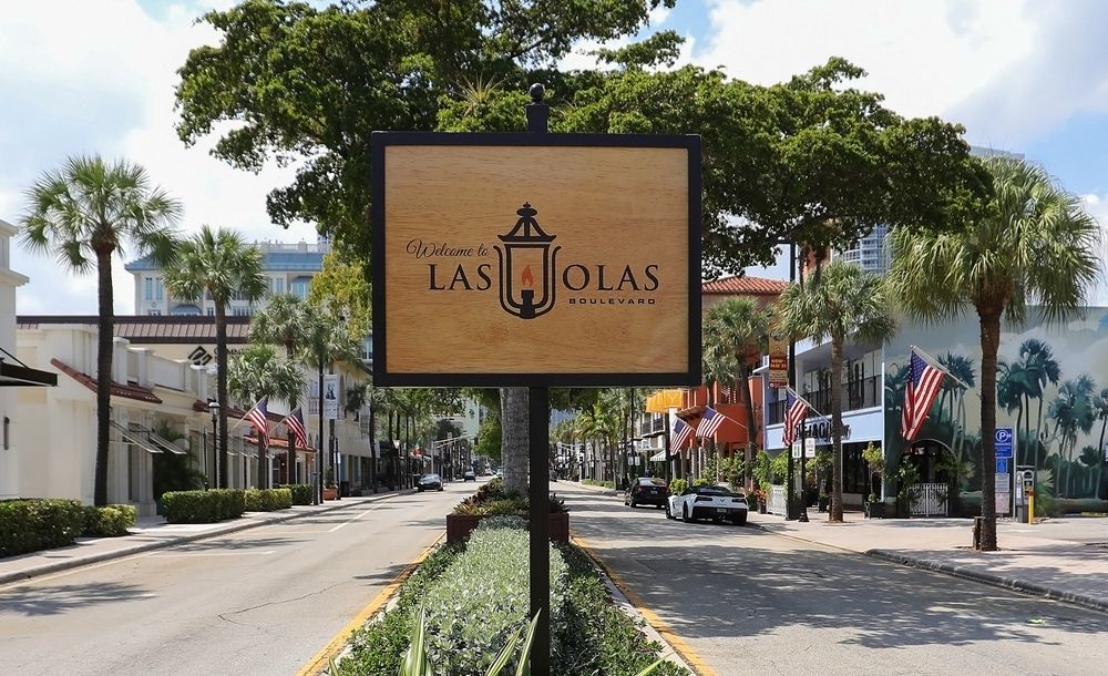 Las Olas Boulevard in Weston, FL