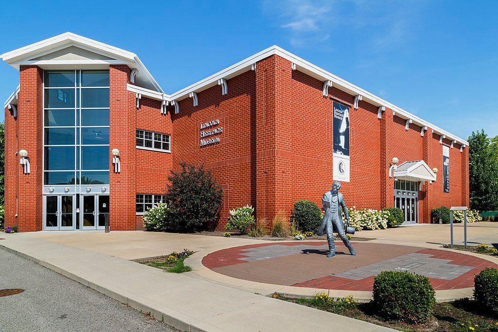 Exterior of Lincoln Heritage Museum