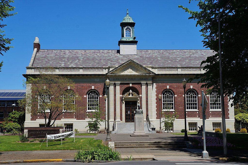 Front view of Longview Public Library