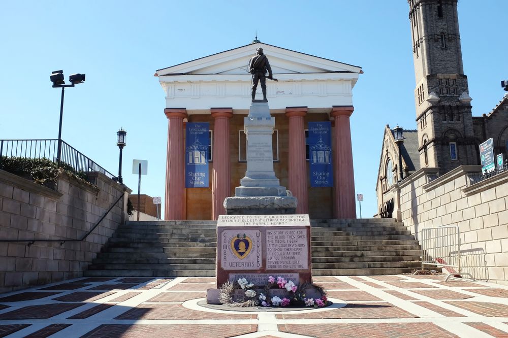 Statue in front of the Lynchburg Museum