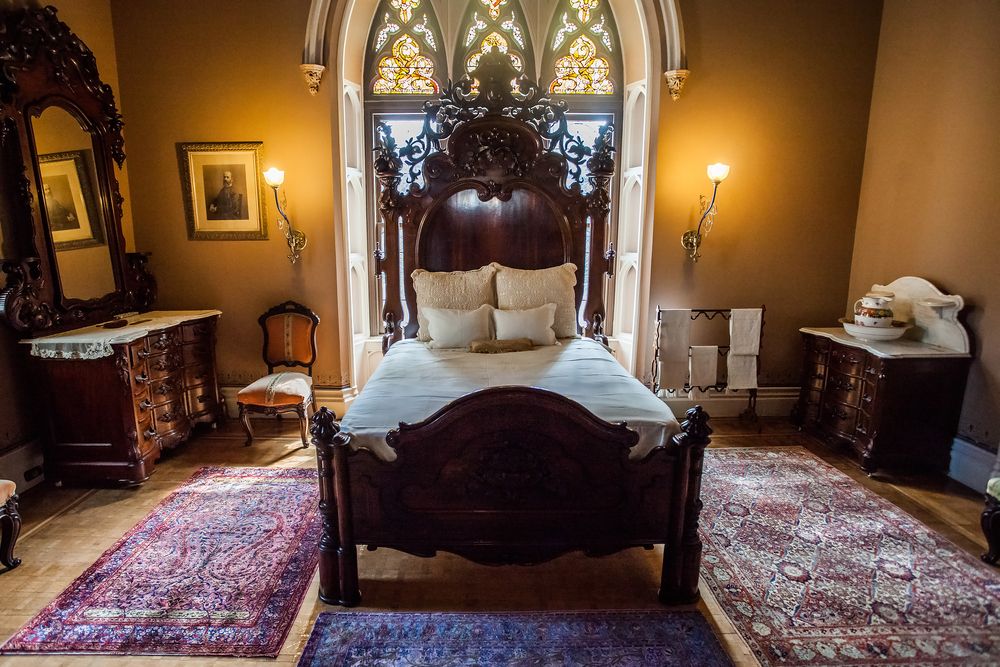 Interior of the bedroom at Lyndhurst Mansion
