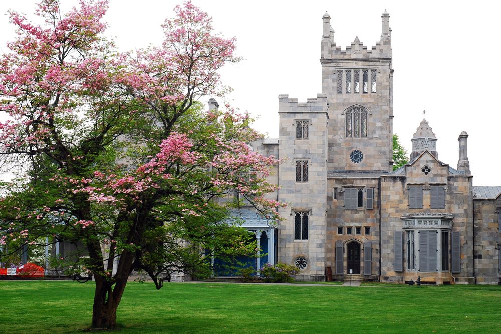 Scenic view of Lyndhurst Mansion