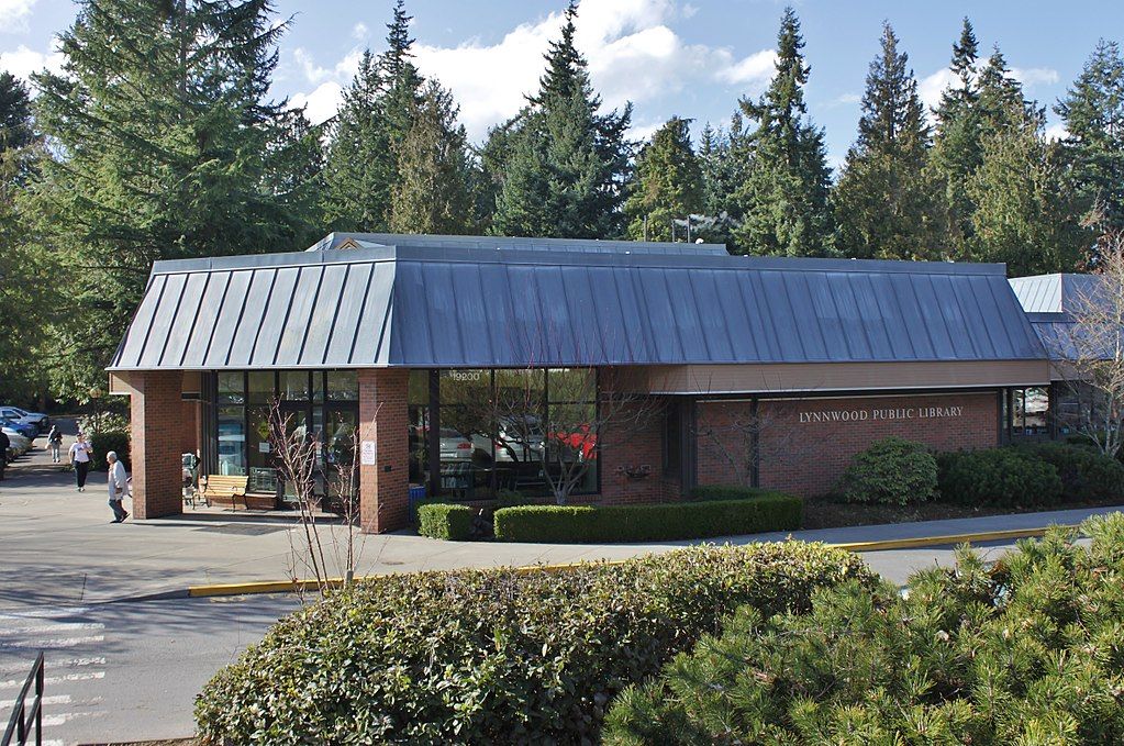 Exterior view of Lynnwood Public Library