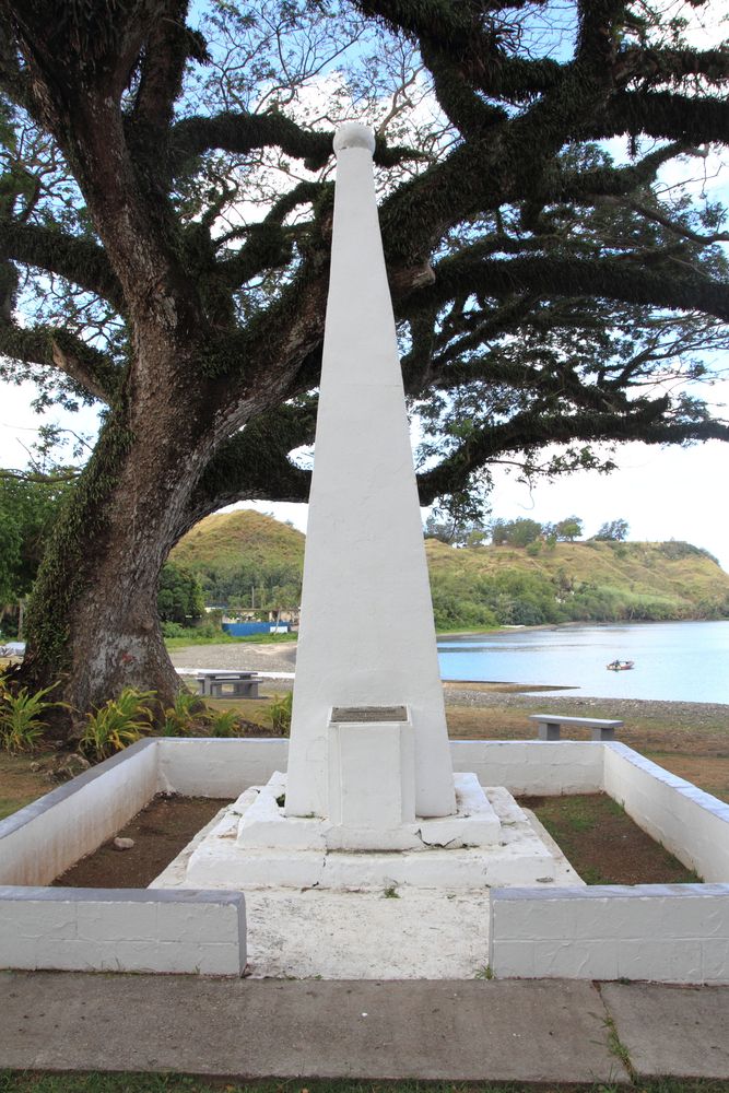 Daytime view of Magellan monument