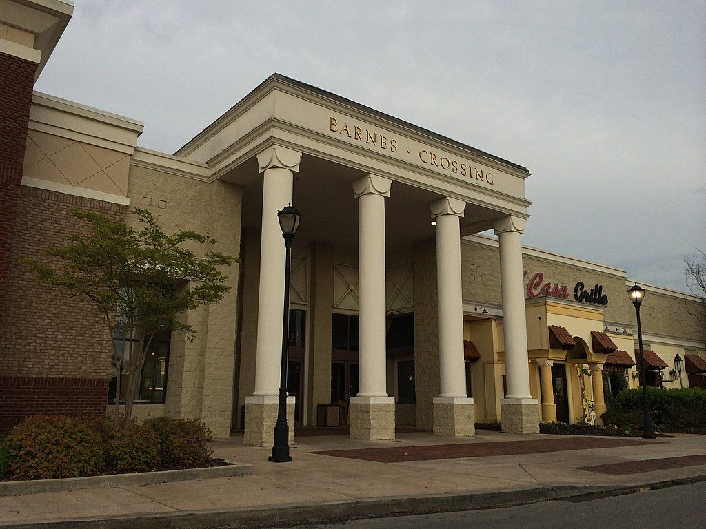 Entrance of Barnes Crossing Mall at Tupelo, MS