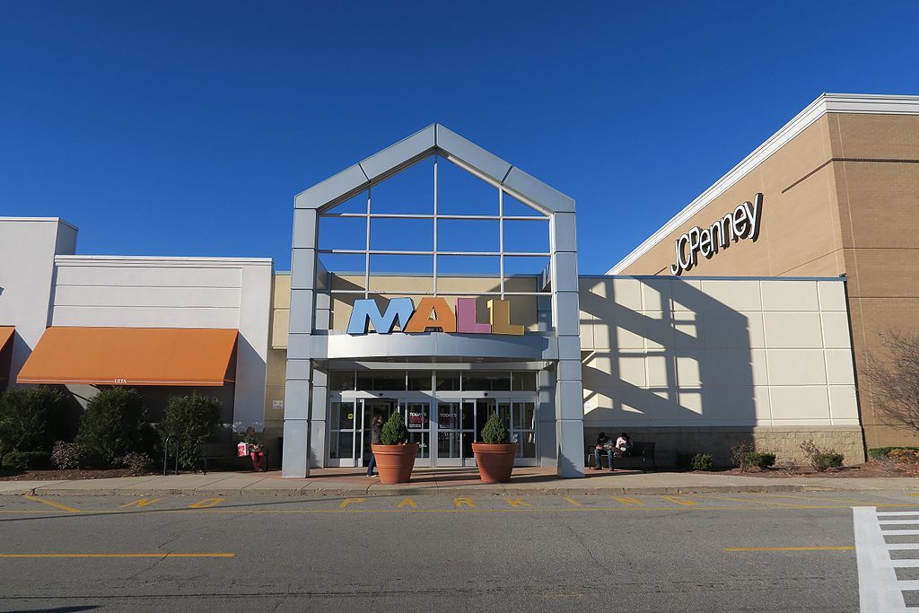 Entrance to Mall of New Hampshire