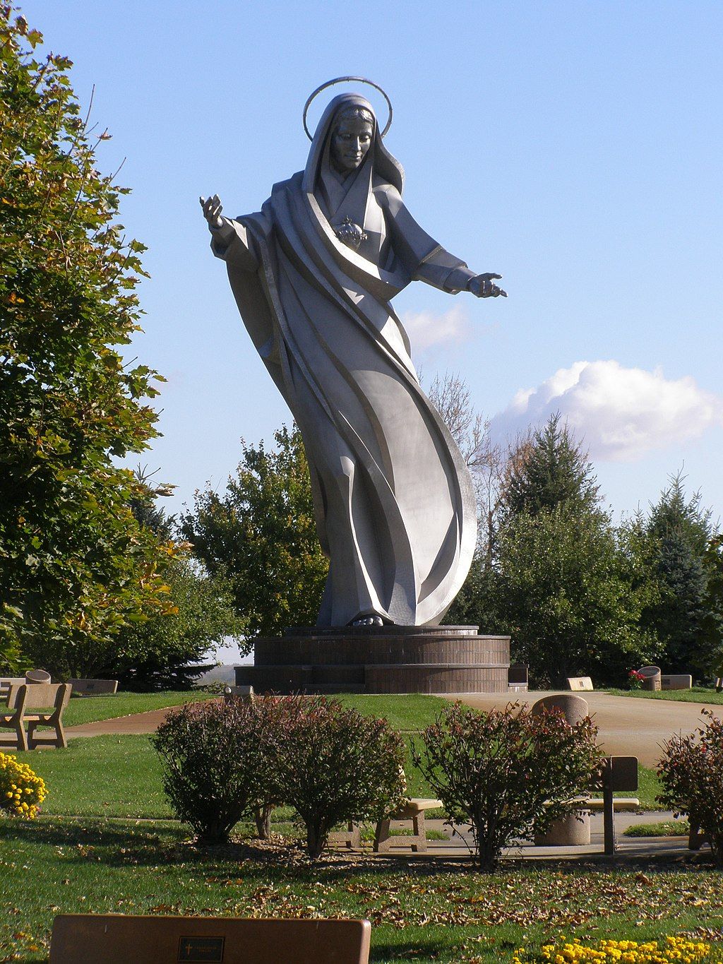 Statue of Mary in Trinity Heights