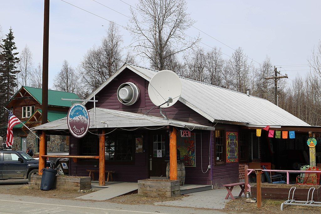 Exterior of Mountain High Pizza Pie