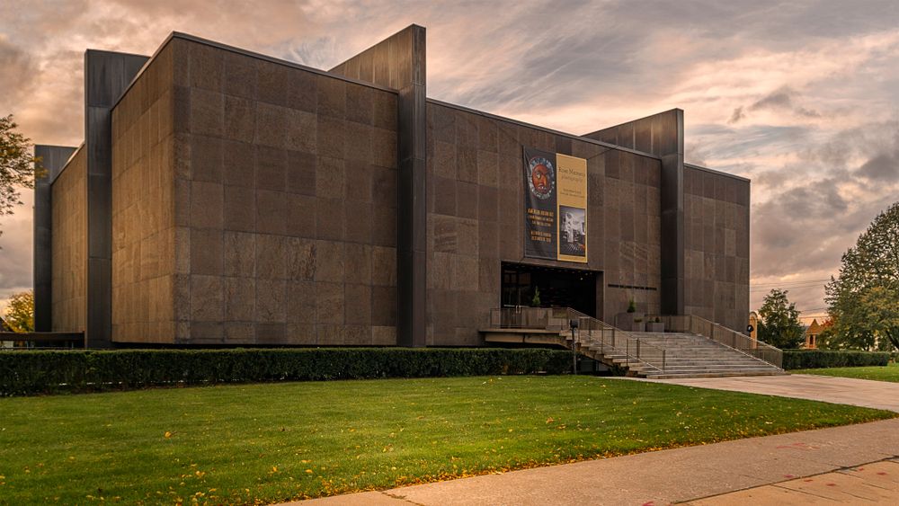 Exterior view of Munson-Williams-Proctor Arts Institute
