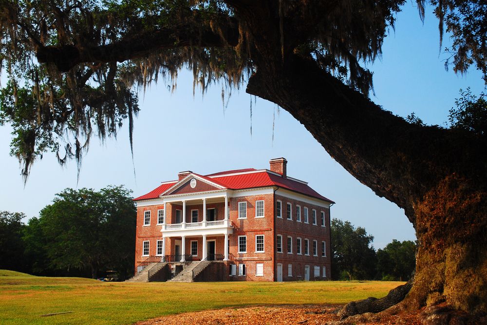 Side view exterior of Drayton Hall