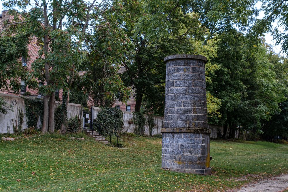 Stone pillar at Old Croton aqueduct trail