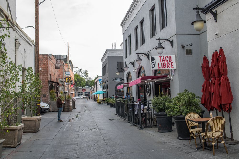 Outdoor seating area at restaurants in Old Pasadena