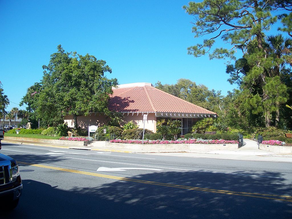Exterior of Ormond Memorial Art Museum and Gardens
