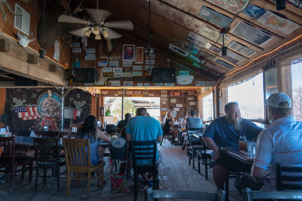 People dining at Pappy & Harriet’s Pioneertown Palace