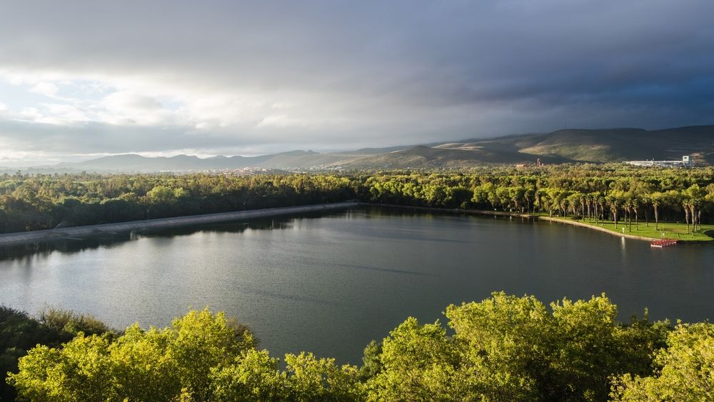 Bird's eye view of the lake at Parque Tangamanga