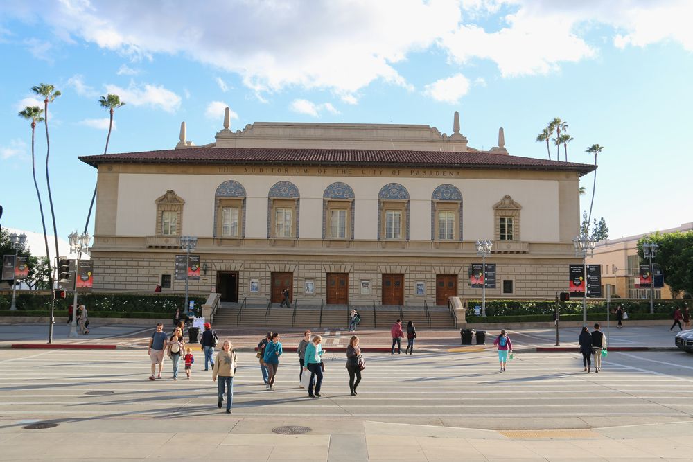 People strolling in front of Pasadena Convention Center