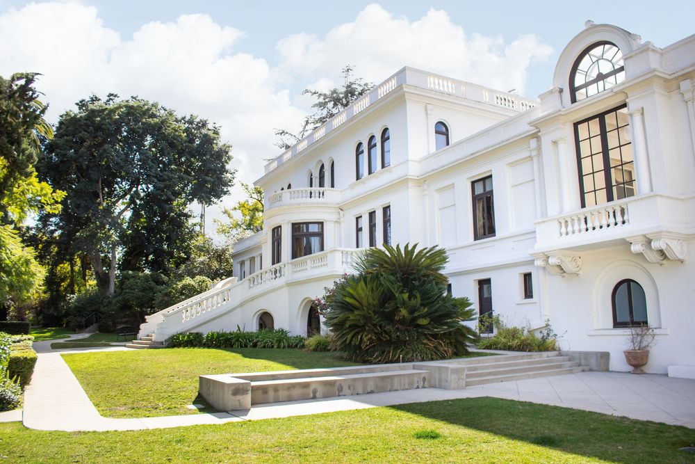 Side view of the Pasadena Museum of History