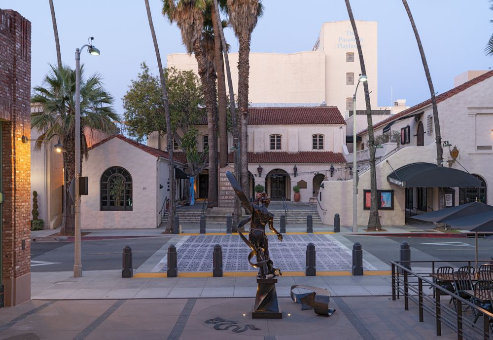 Street view of Pasadena Playhouse district