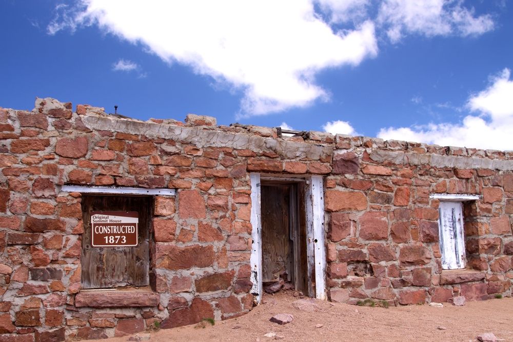 Rock architecture of Pikes Peak Summit House