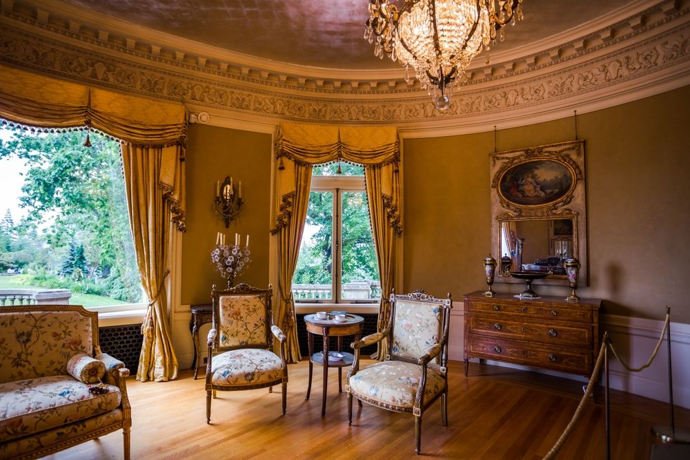 Living room at Pittock Mansion