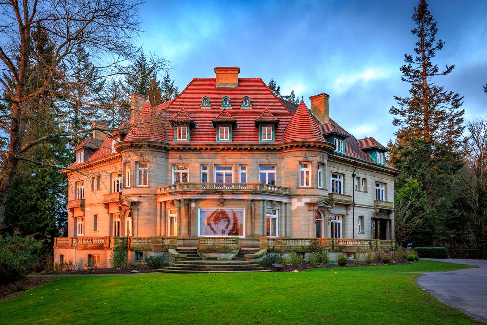Facade of the Pittock Mansion