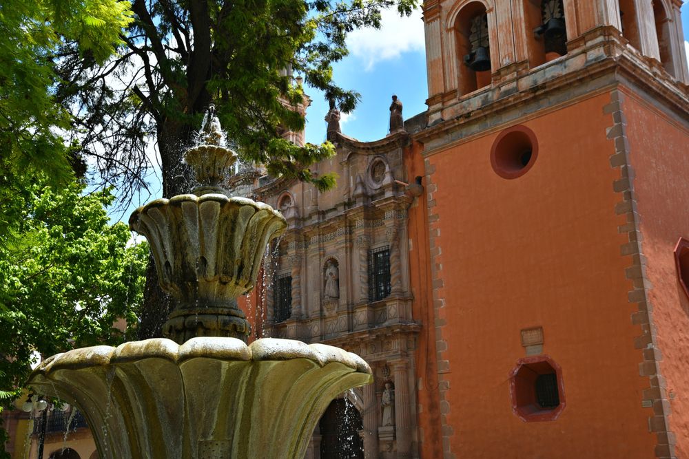 Water fountain at Plaza de San Francisco