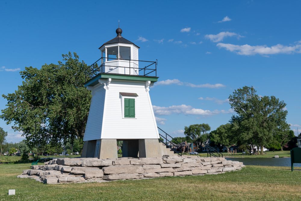 Daytime view of the Port Clinton Lighthouse