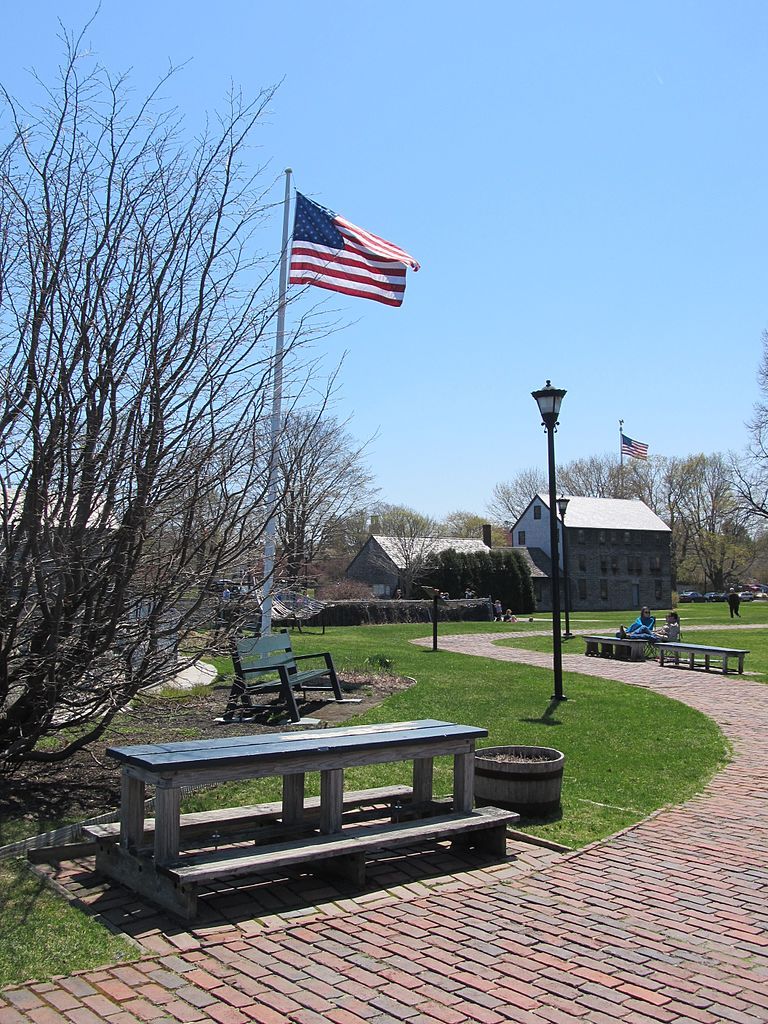 Trail along the Prescott Park