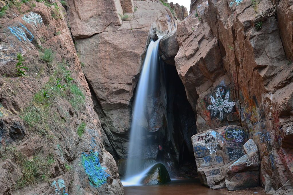 Graffitis on the base of the Rainbow Falls