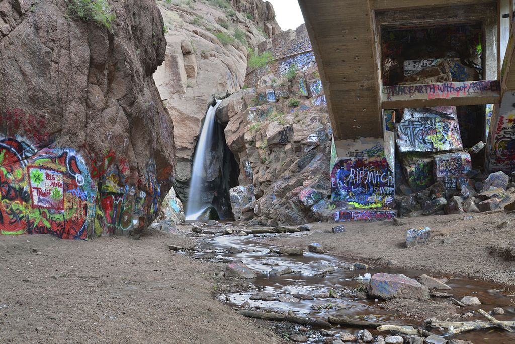 Graffiti around Rainbow Falls