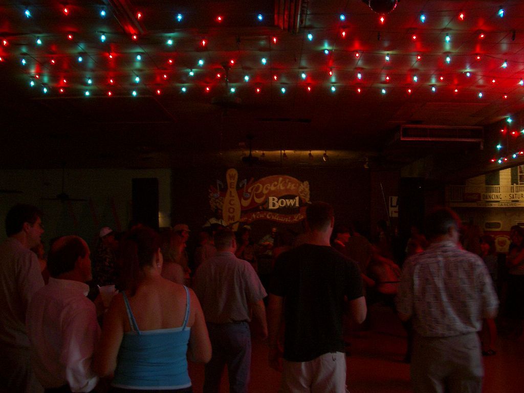 People chilling at Rock ‘n’ Bowl
