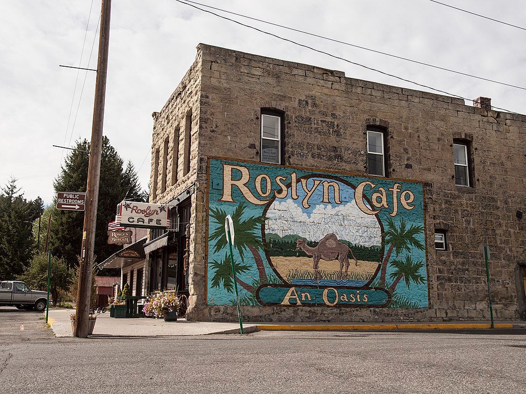 Exterior of Roslyn Café with its mural