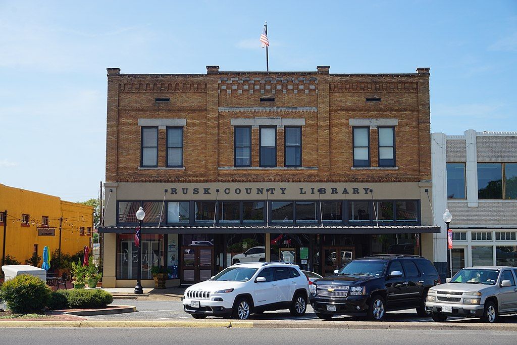 Front view of Rusk County Library