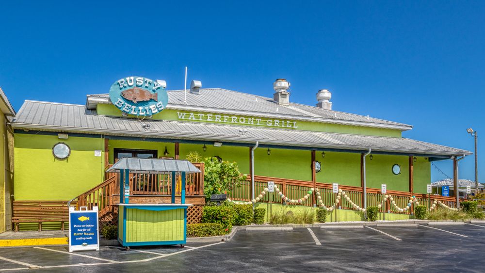 Front view of Rusty Bellies Waterfront Grill