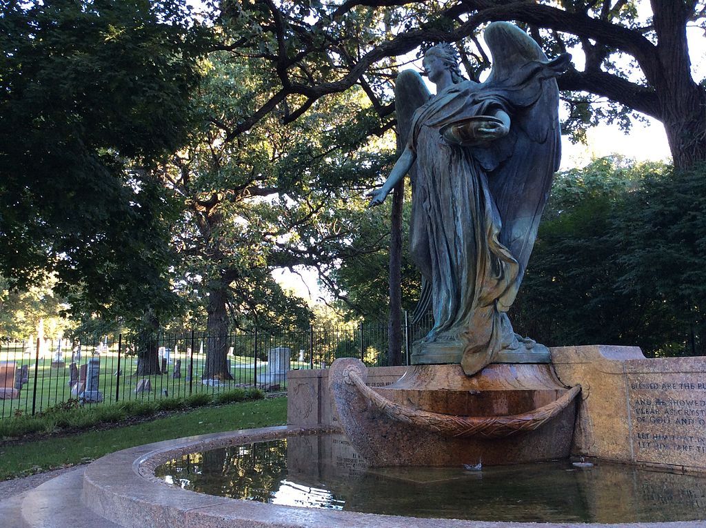 Daytime view of Black Angel Statue