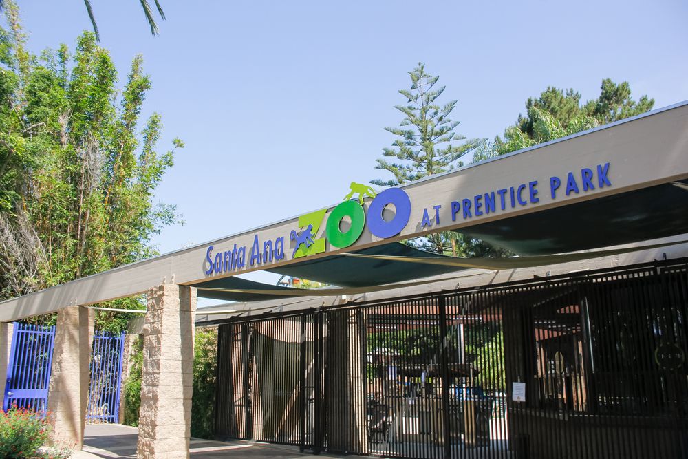 Entrance to Santa Ana Zoo