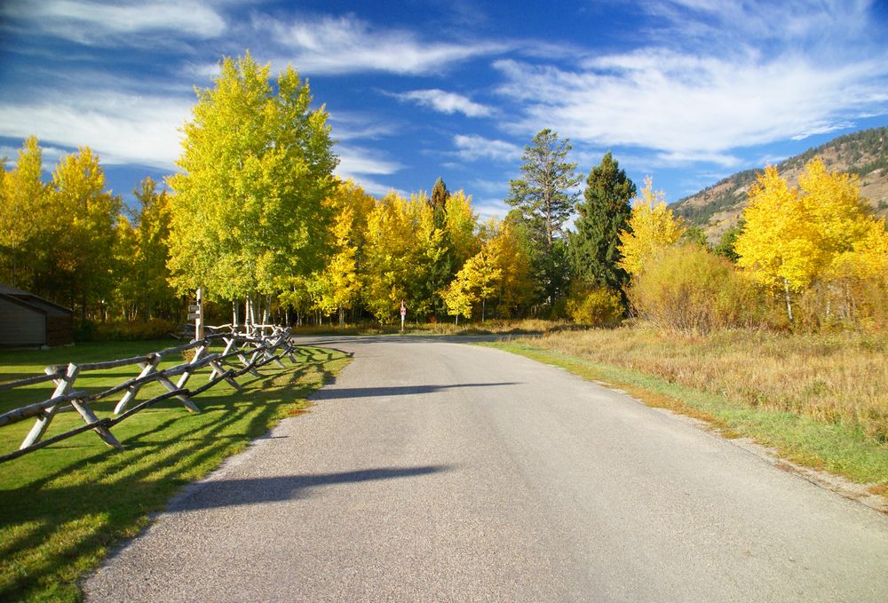 Picturesque view of the Wyoming Highway 390 during Autumn
