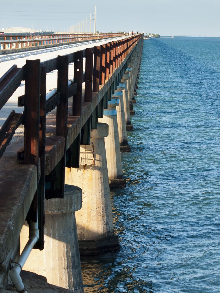 Water flowing below the Seven Mile Bridge