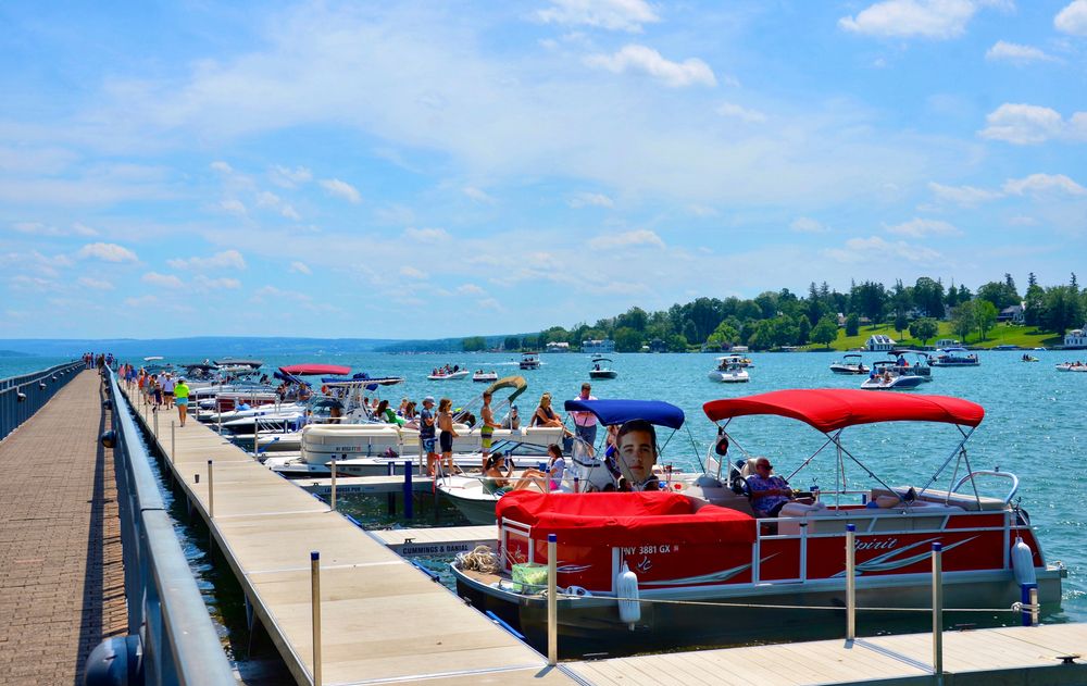 Boating at Skaneateles Lake