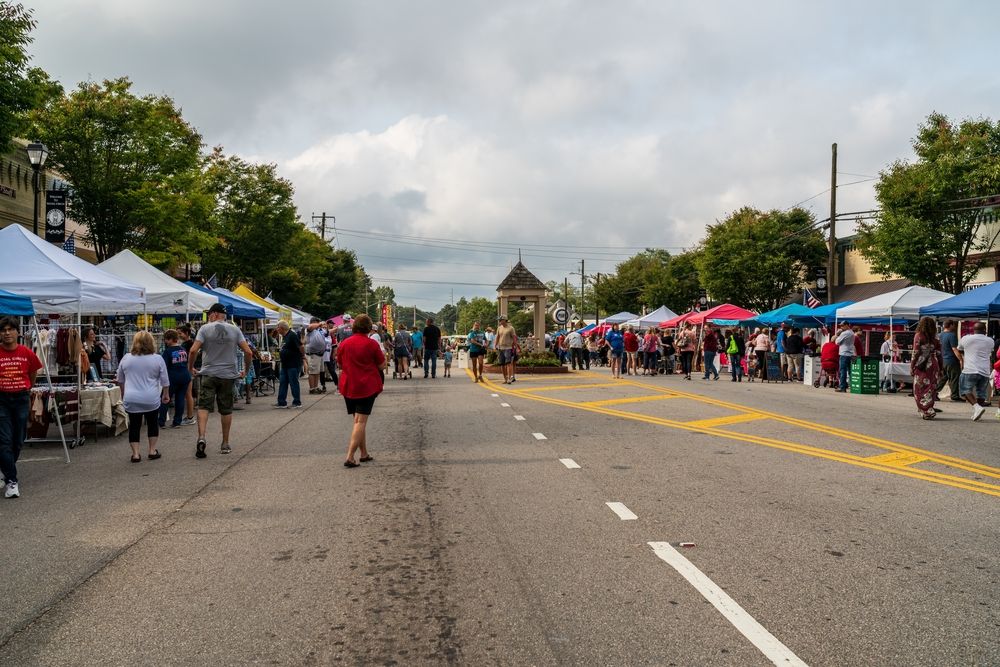 People strolling around the Social Circle Friendship Festival
