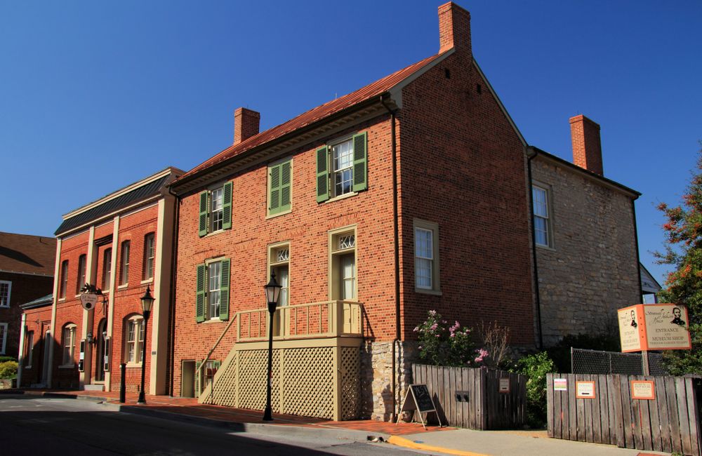 Exterior of Stonewall Jackson House